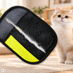 Gant Câlin noir à bande jaune couvert de poils de chat, à côté d'un chat à poil long (image créée avec l'IA)